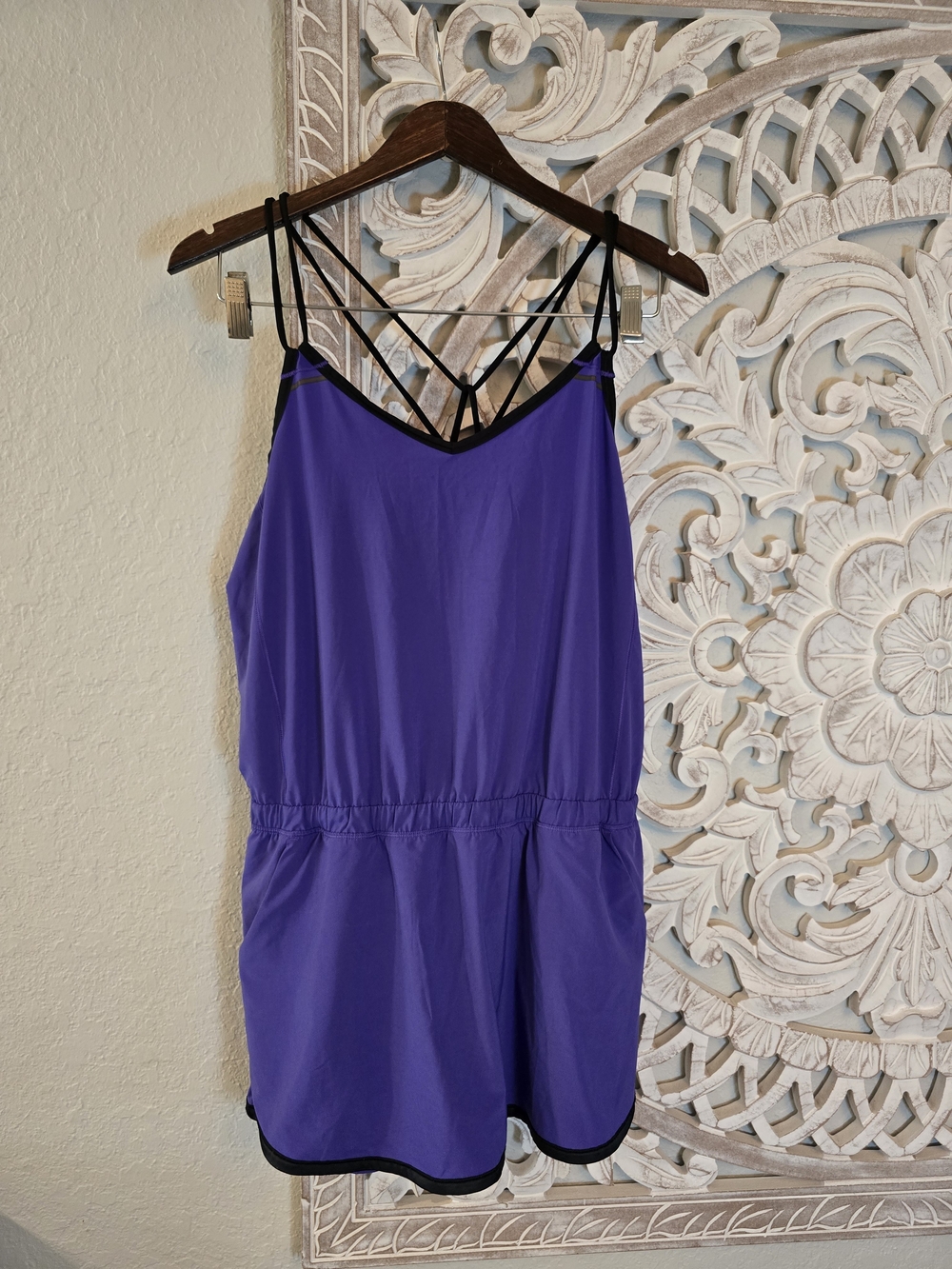 Lululemon Women’s Sweaty or not runsie Strappy Back V-Neck Romper dress Pockets